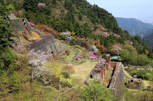 貯鉱庫跡